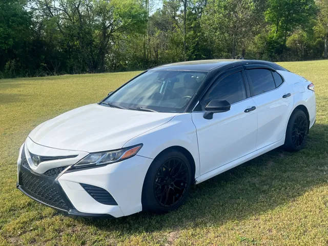 2019 Toyota Camry  FWD photo
