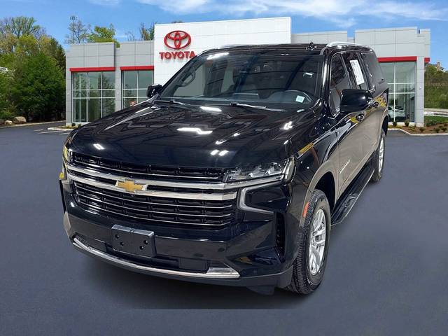 2023 Chevrolet Suburban LT 4WD photo