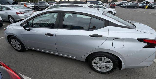2021 Nissan Versa S FWD photo
