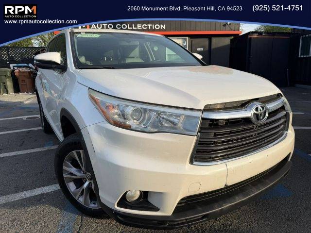 2016 Toyota Highlander LE Plus FWD photo