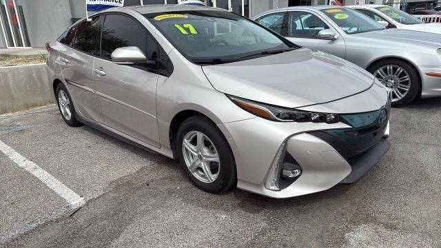2017 Toyota Prius Prime Advanced FWD photo