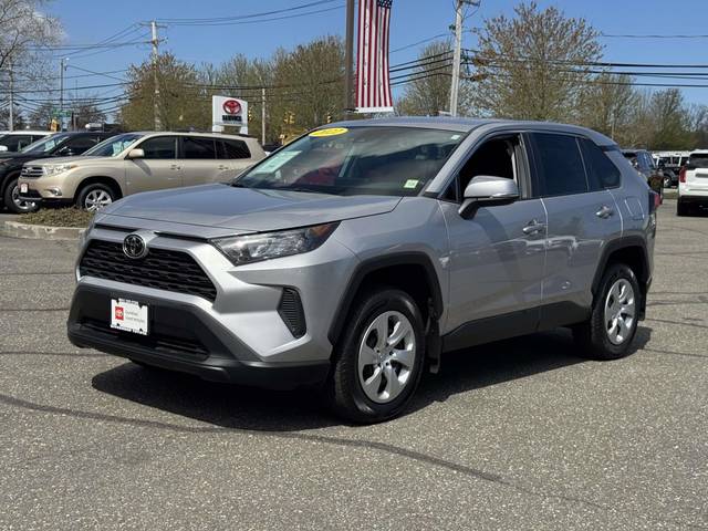 2022 Toyota RAV4 LE AWD photo