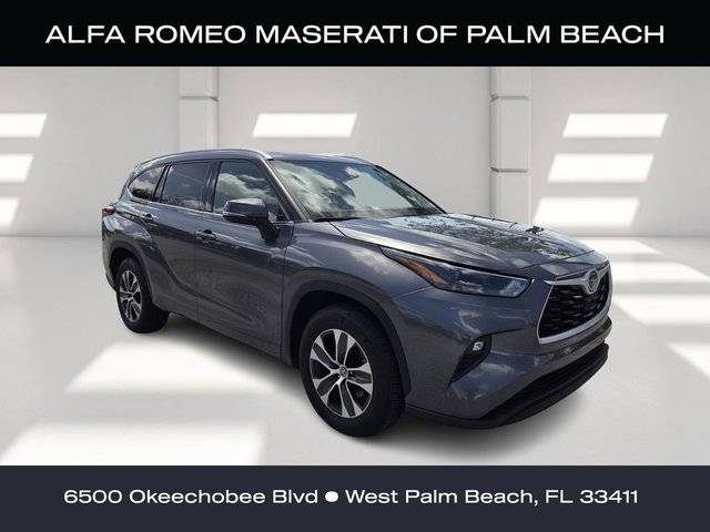 2022 Toyota Highlander Hybrid XLE FWD photo