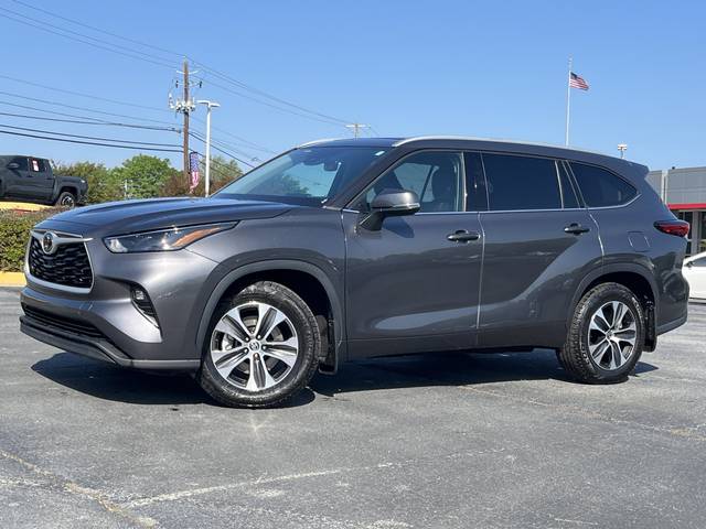 2022 Toyota Highlander XLE AWD photo