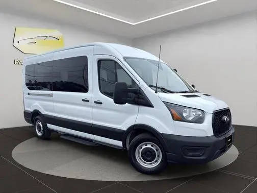 2023 Ford Transit Passenger Wagon XL RWD photo