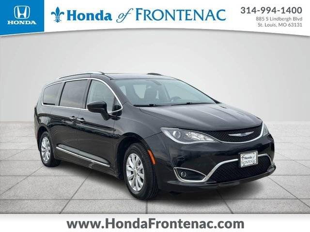 2020 Chrysler Pacifica Minivan Touring L FWD photo