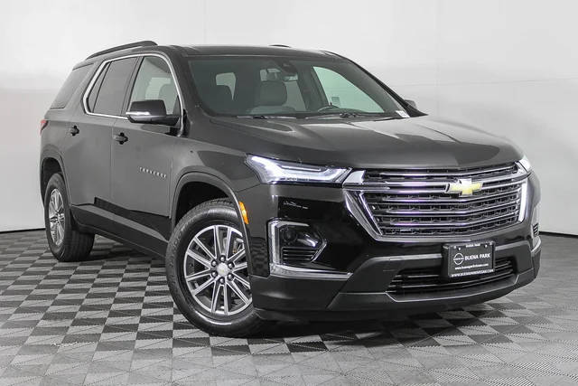 2023 Chevrolet Traverse LT Cloth FWD photo