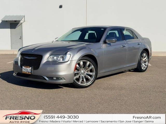 2017 Chrysler 300 300C RWD photo