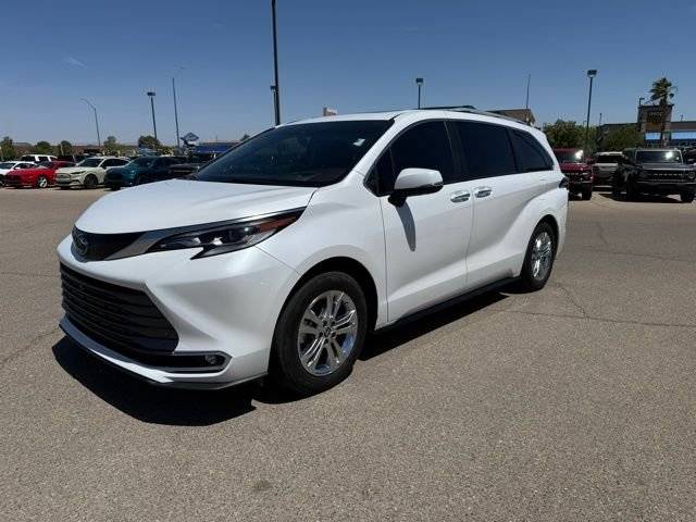 2023 Toyota Sienna Platinum AWD photo