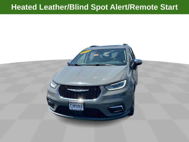 2023 Chrysler Pacifica Minivan Limited FWD photo
