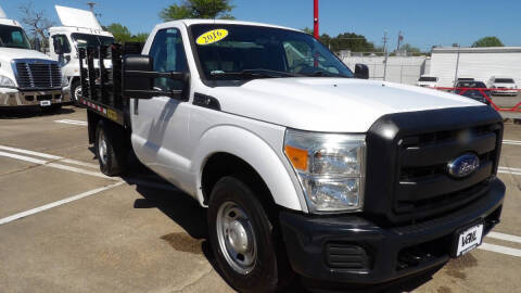 2016 Ford F-250 Super Duty RWD photo