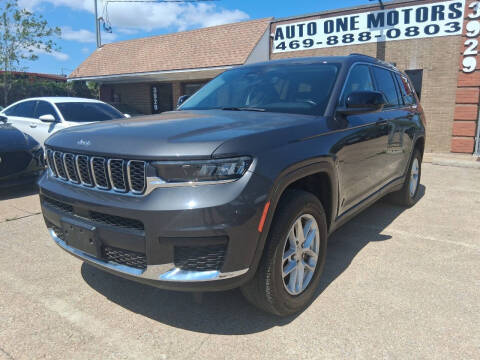 2022 Jeep Grand Cherokee L Laredo 4WD photo