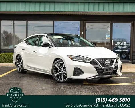 2023 Nissan  SL FWD photo