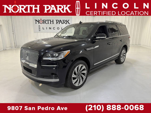2023 Lincoln Navigator Reserve 4WD photo