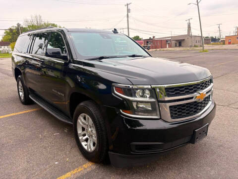 2020 Chevrolet Suburban LT 4WD photo
