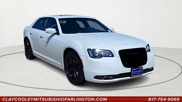 2023 Chrysler 300 300S RWD photo