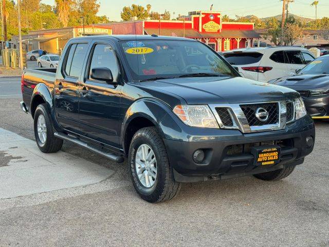 2017 Nissan Frontier SV V6 4WD photo