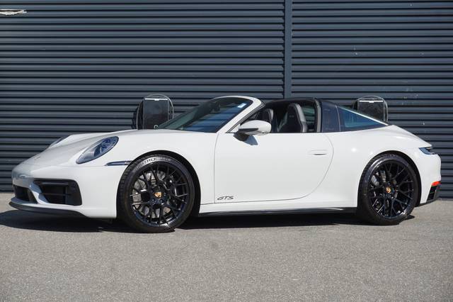 2023 Porsche 911 4 GTS AWD photo