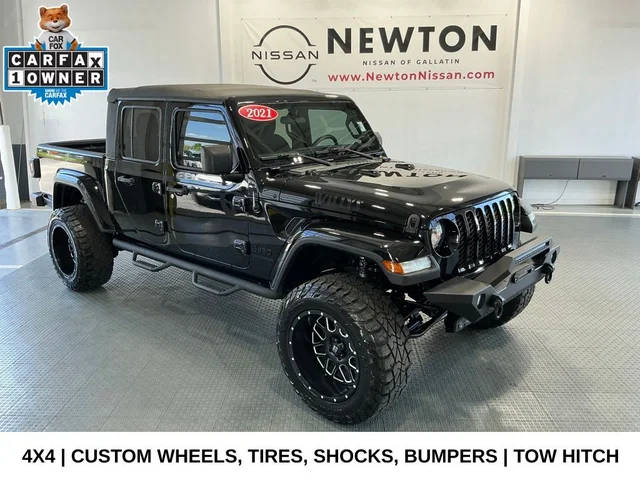 2021 Jeep Gladiator Willys Sport 4WD photo