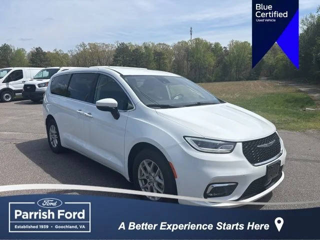 2023 Chrysler Pacifica Minivan Touring L FWD photo