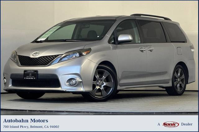 2015 Toyota Sienna SE FWD photo