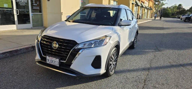 2021 Nissan Kicks SV FWD photo