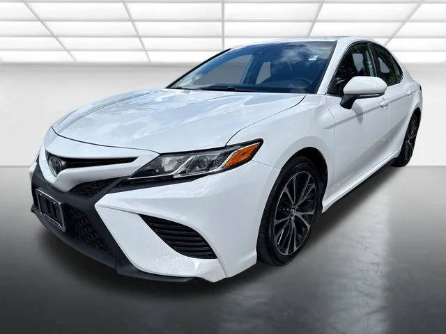 2019 Toyota Camry SE FWD photo