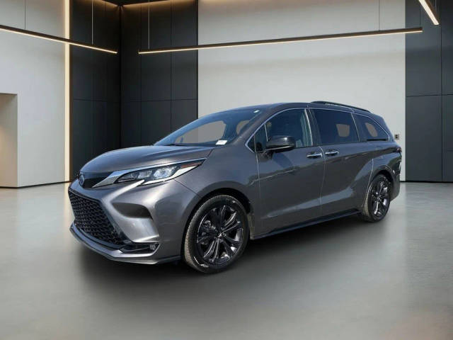 2022 Toyota Sienna XSE FWD photo