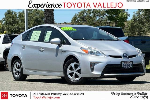 2015 Toyota Prius Four FWD photo