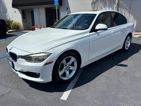 2015 BMW 3 Series 320i RWD photo