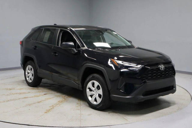 2023 Toyota RAV4 LE AWD photo
