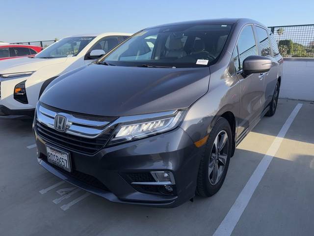 2018 Honda Odyssey Touring FWD photo