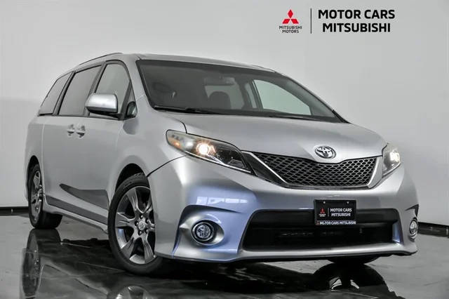 2016 Toyota Sienna SE FWD photo