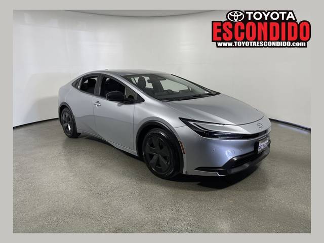2023 Toyota Prius LE FWD photo