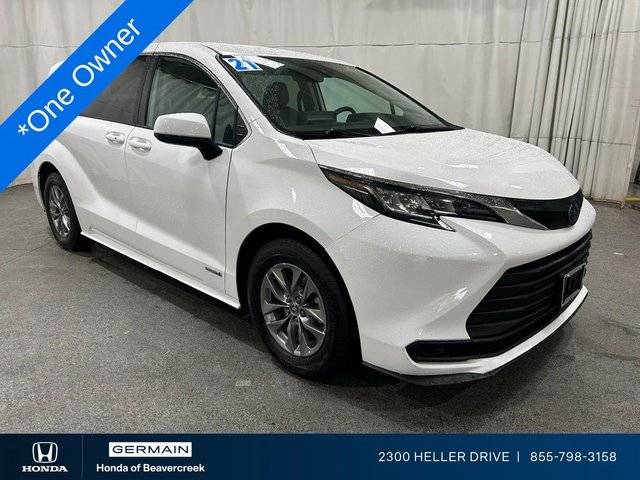 2021 Toyota Sienna LE FWD photo