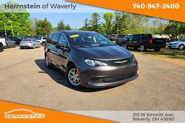 2022 Chrysler Voyager LX FWD photo