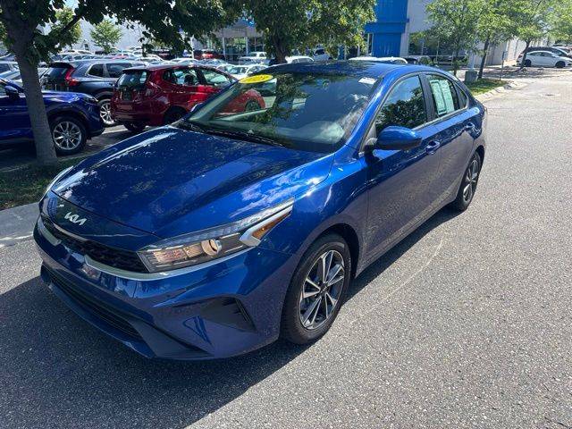2023 Kia Forte LXS FWD photo