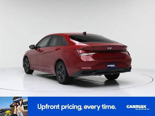 2022 Hyundai Elantra SEL FWD photo