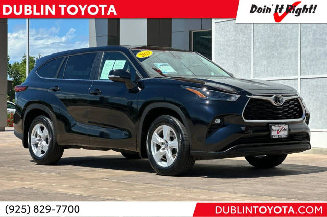 2023 Toyota Highlander LE FWD photo