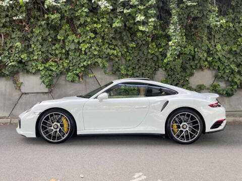 2018 Porsche 911  AWD photo