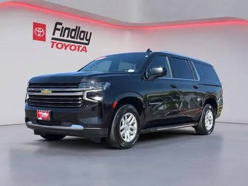 2023 Chevrolet Suburban LT 4WD photo