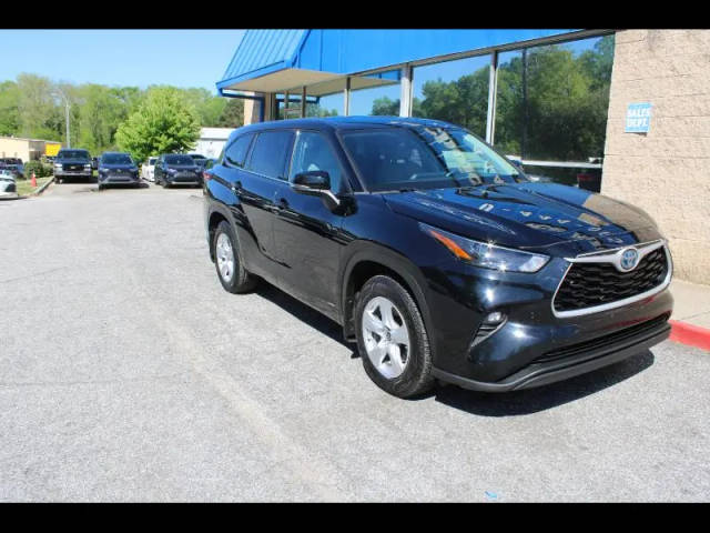 2022 Toyota Highlander Hybrid LE AWD photo