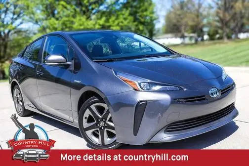 2021 Toyota Prius XLE FWD photo
