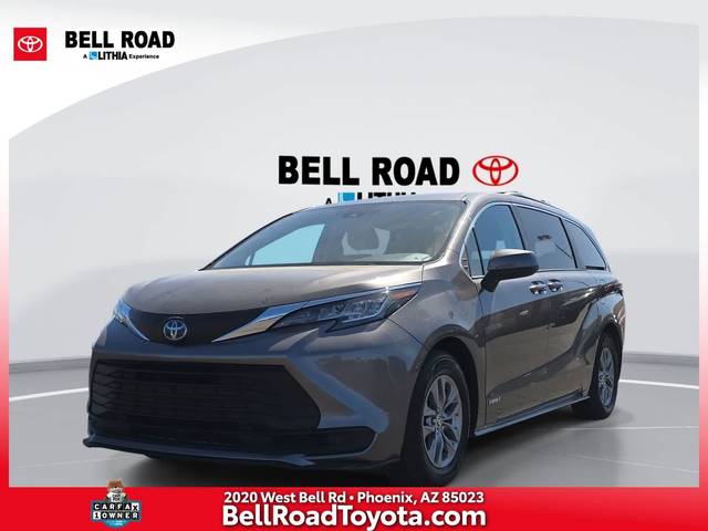 2021 Toyota Sienna LE FWD photo