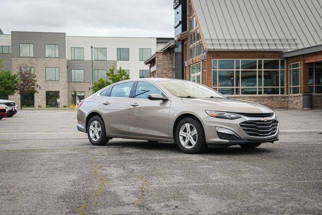 2022 Chevrolet Malibu LS FWD photo