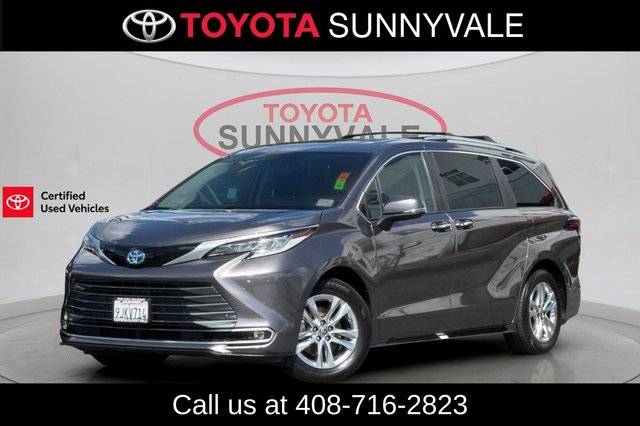 2023 Toyota Sienna Limited AWD photo