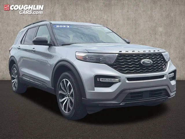 2023 Ford Explorer ST 4WD photo
