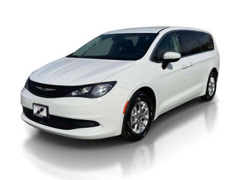 2023 Chrysler Voyager LX FWD photo