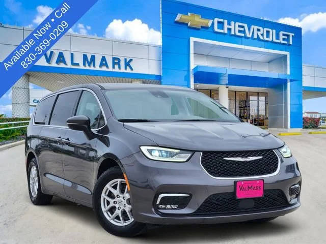 2023 Chrysler Pacifica Minivan Touring L FWD photo