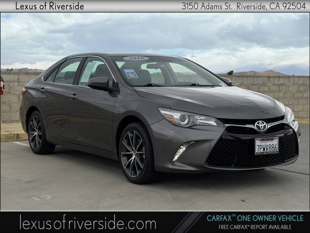 2016 Toyota Camry XSE FWD photo